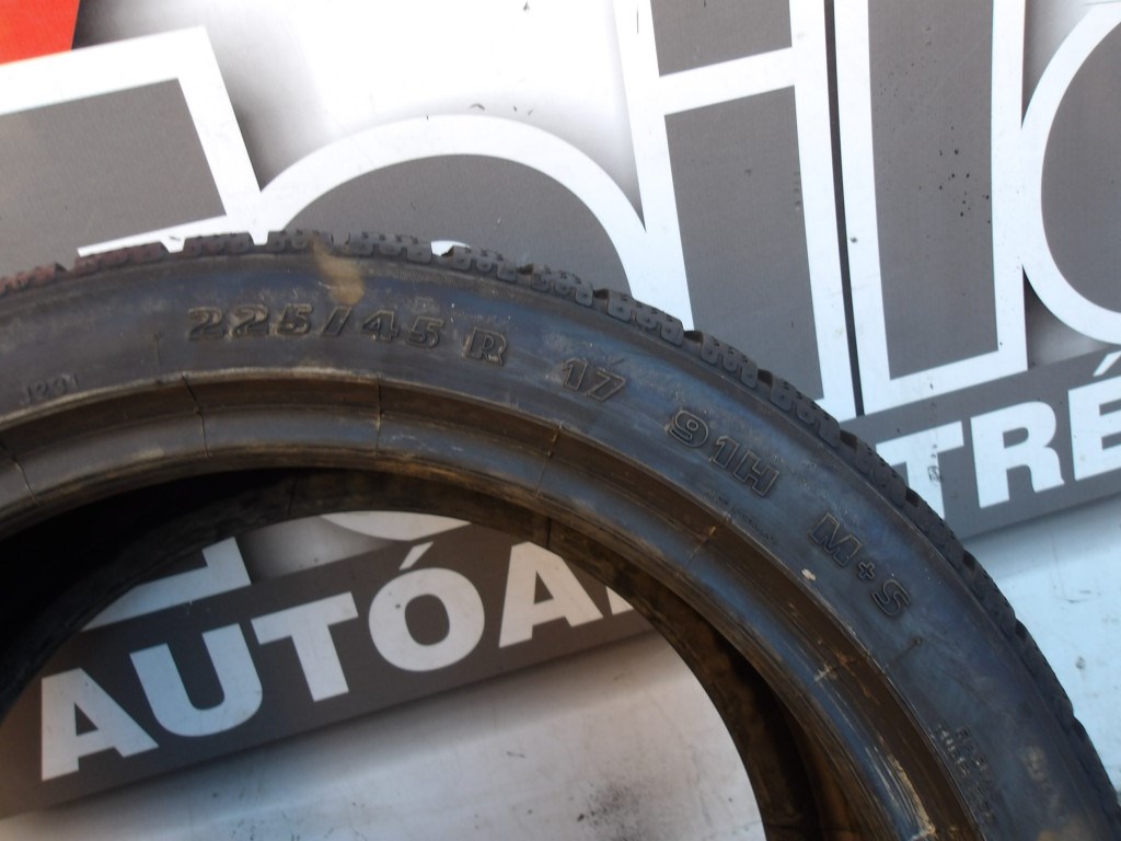 [GYÁRI HASZNÁLT] PIRELLI  SOTTOZERO 210  225/45/R18  91H M+S DOT 4310 3. kép